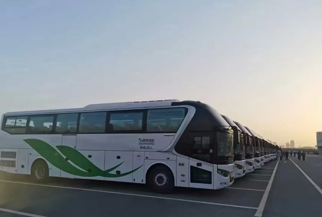 旅游大巴车47座I-A0001