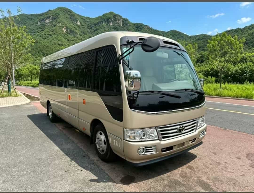 中巴车考斯特17座I-B0001